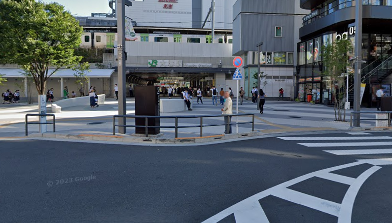 大塚駅北口前